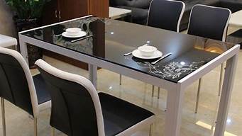 玻璃餐桌_玻璃餐桌和岩板餐桌哪个好